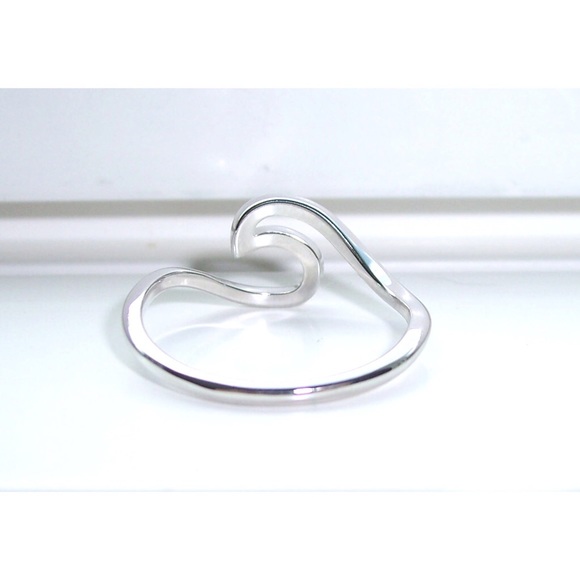 925 STERLING SILVER Ocean Wave High Polished Ring - Picture 8 of 13